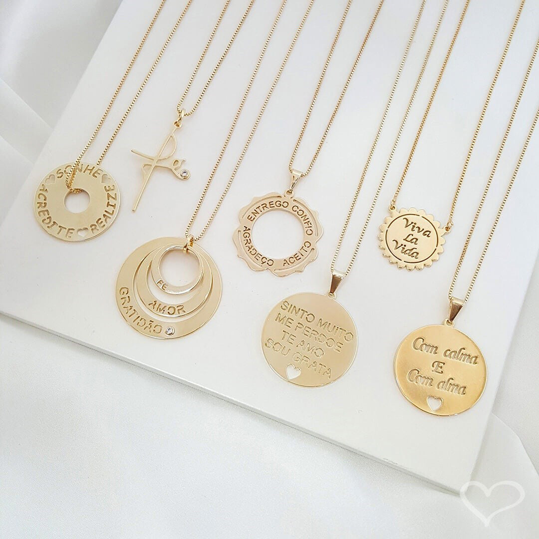 Colar Longo Life Círculos Fé, Amor e Gratidão Folheado a Ouro 18k