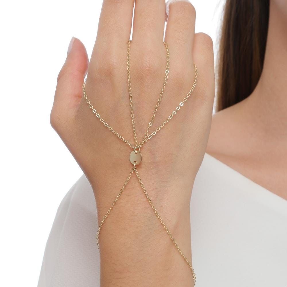 Pulseira de Mão Soraia Mini Medalhas Folheada a Ouro 18k