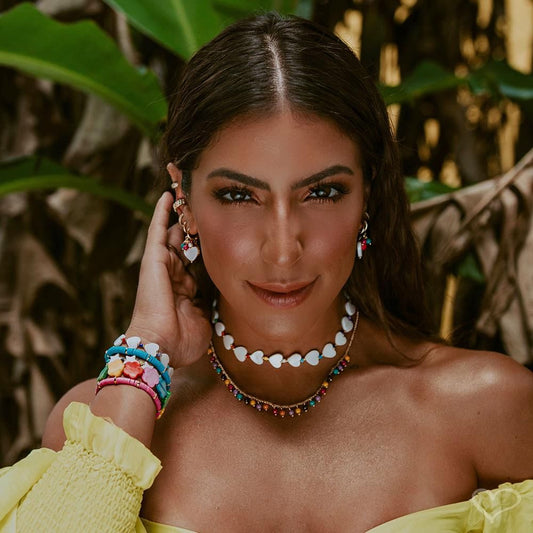 Pulseira Piuka Noronha Coração Madre Pérola e Miçangas Coloridas Folheado a Ouro 18k