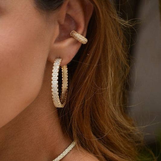 Brinco Piuka Argola Semi Aberta Fany Três Fileiras Zircônia Folheado a Ouro 18k