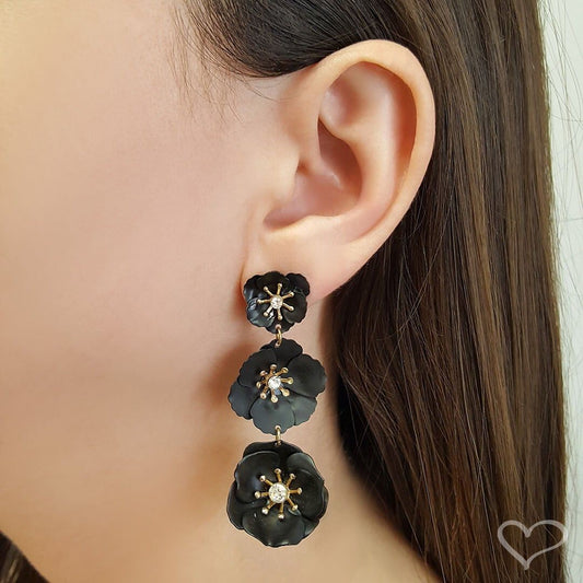 Brinco de Flor Malva Preto