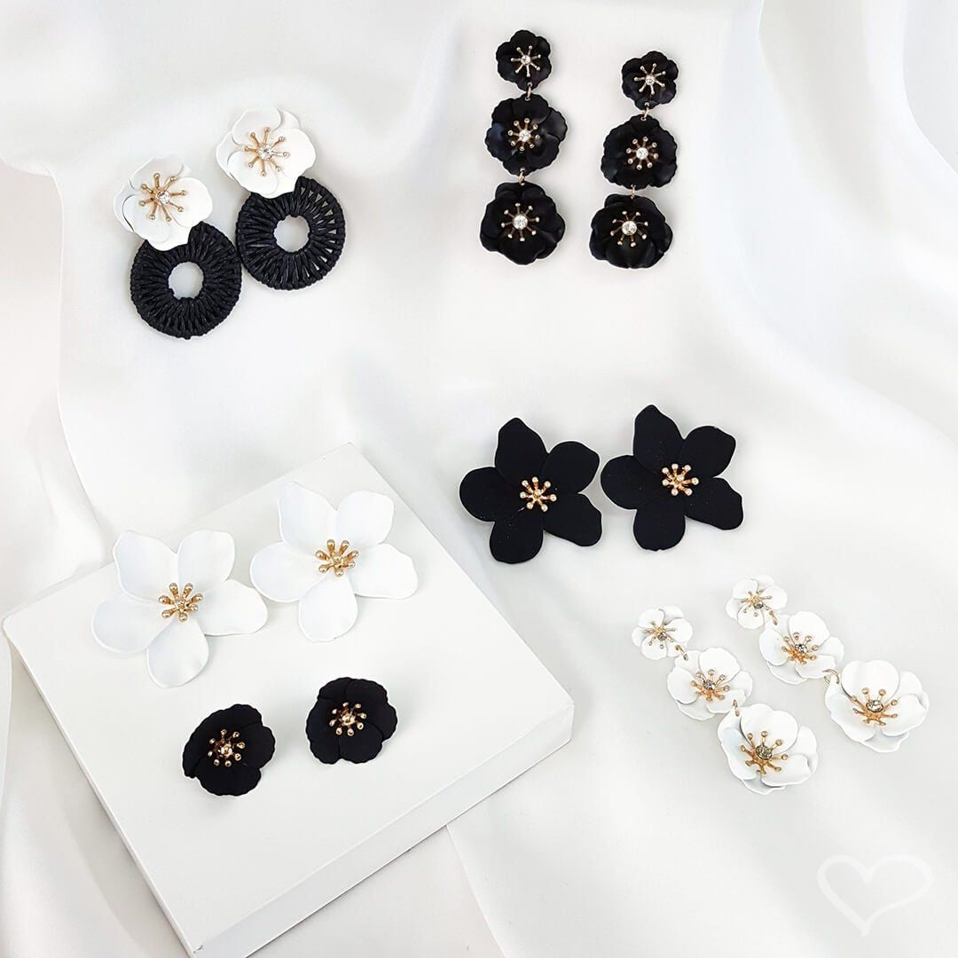 Brinco de Flor Malva Preto
