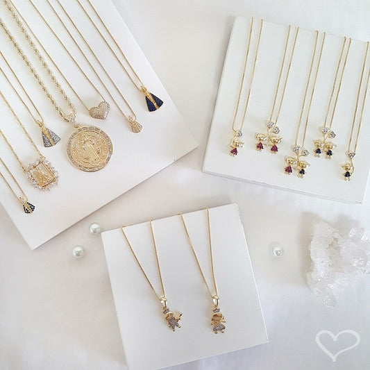 Colar Mãe de Meninos Coração Zircônias Safira Folheado a Ouro 18k