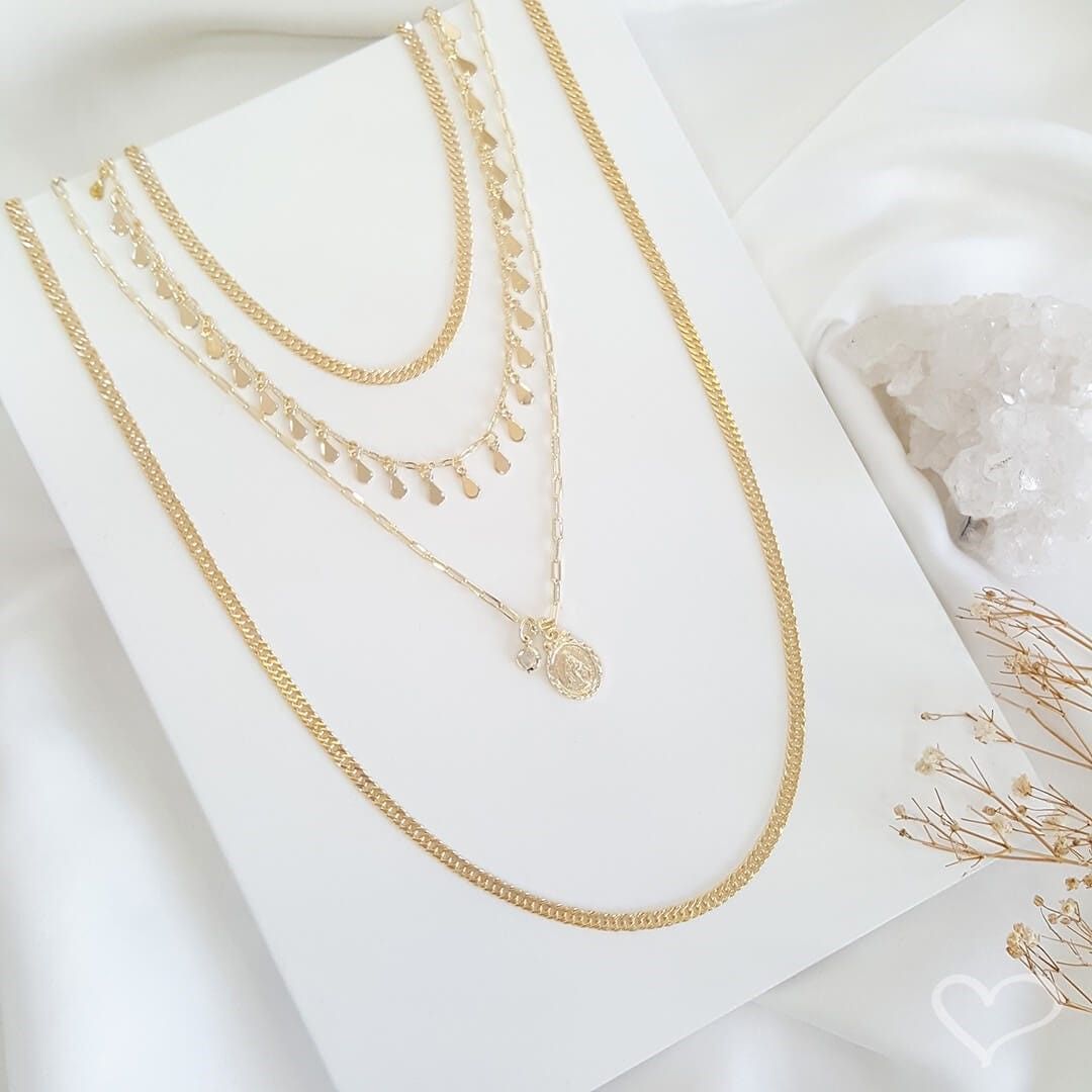 Mix de Colares Anabela Medalha Nossa Senhora das Graças Folheado a Ouro 18k