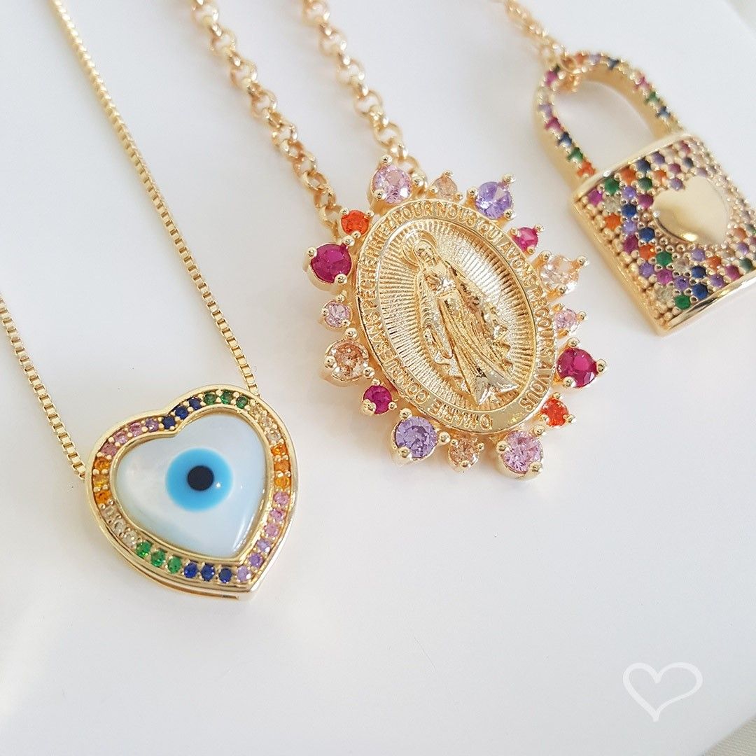 Colar Nossa Senhora das Graças Medalha Milagrosa Zircônias Coloridas Folheado a Ouro 18k