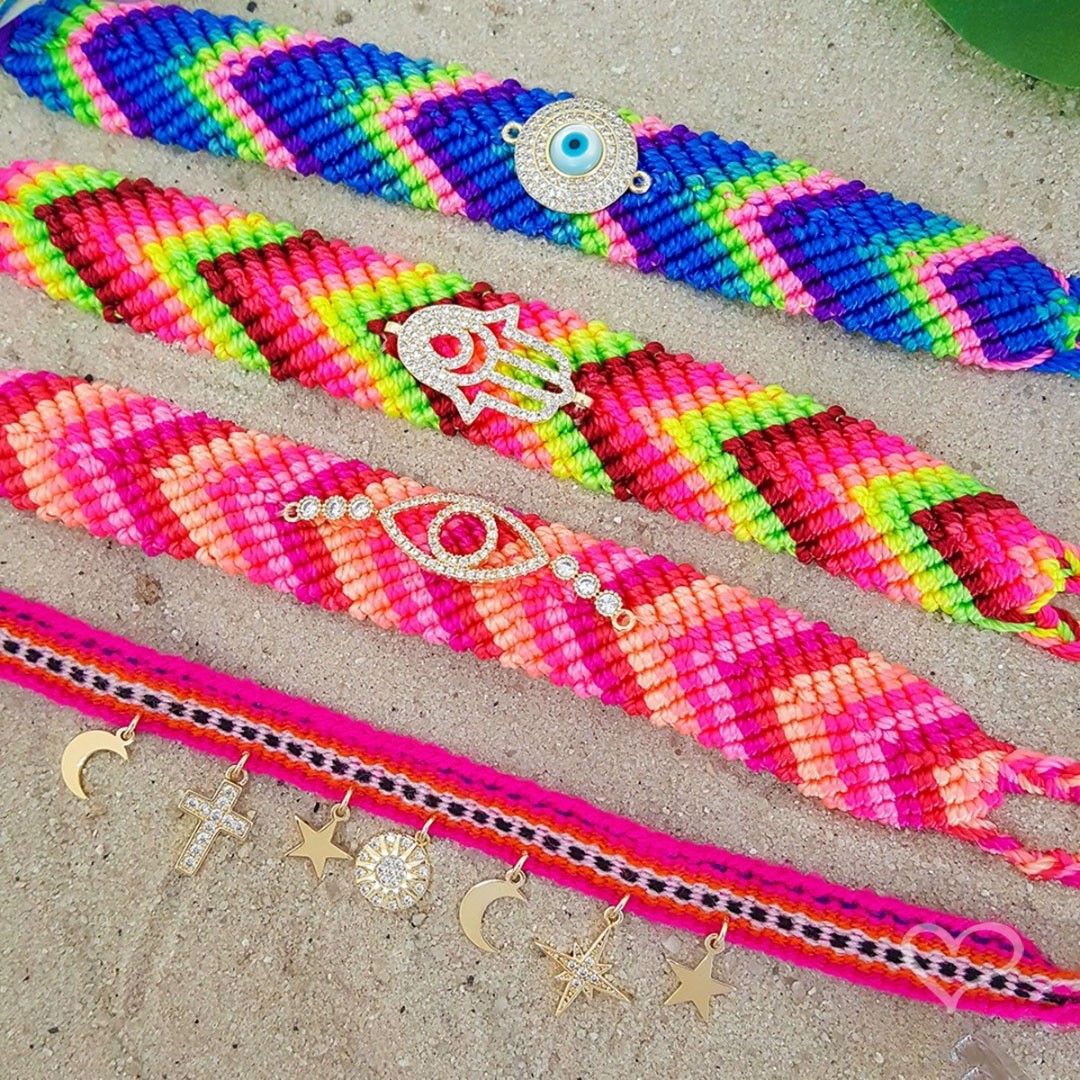 Pulseira Ajustável Olho Grego Macramê Tons de Azul Madrepérola Zircônias Danna