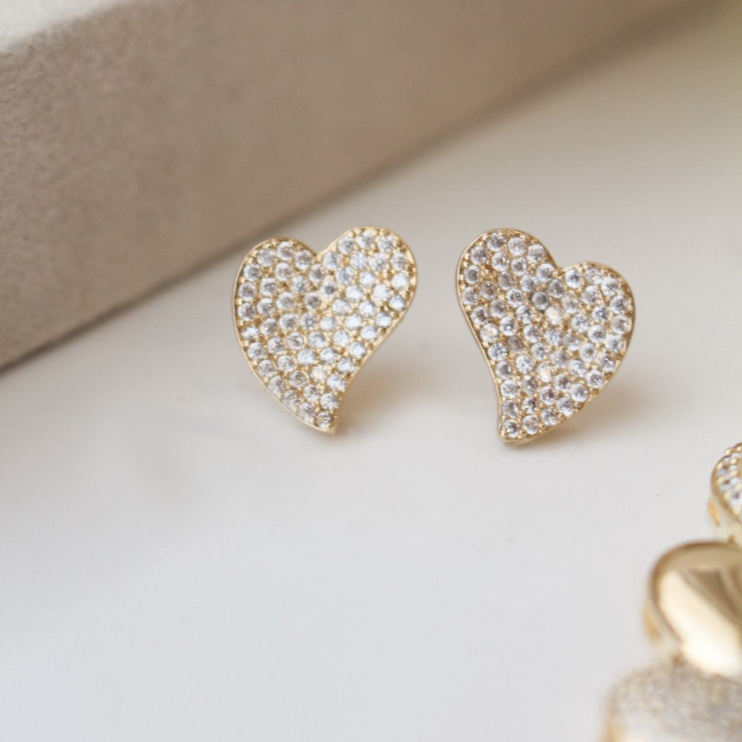 Brinco de Coração Patricia Zircônias Folheado a Ouro 18k