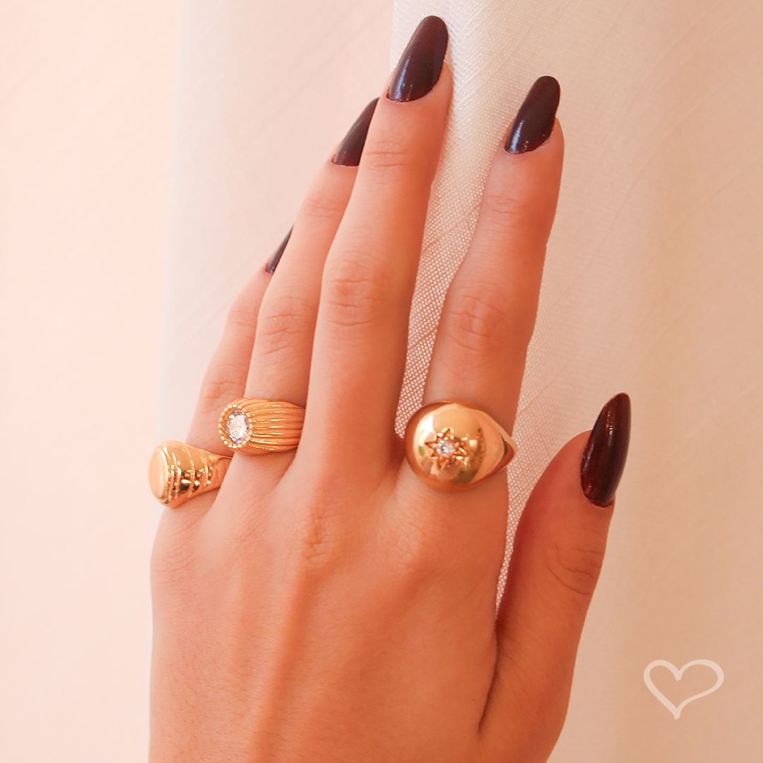 Anel de Dedinho Oval Folheado a Ouro 18k Zazá