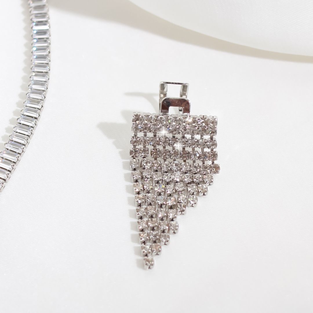 Piercing Piuka Niara Franja Strass Folheado em Ródio Branco