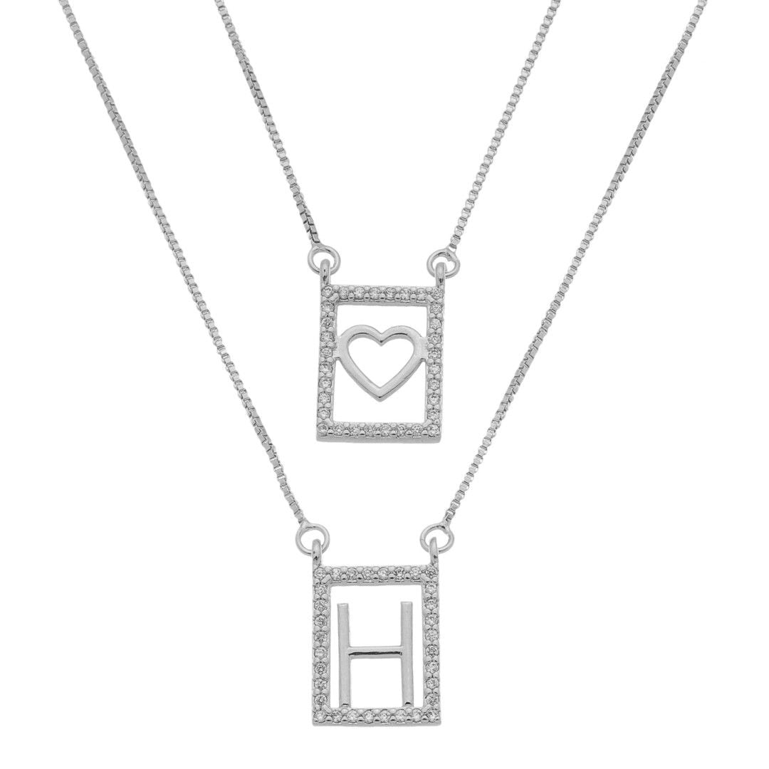 Escapulário Letra Inicial Coração Zircônias Folheado em Ródio Branco