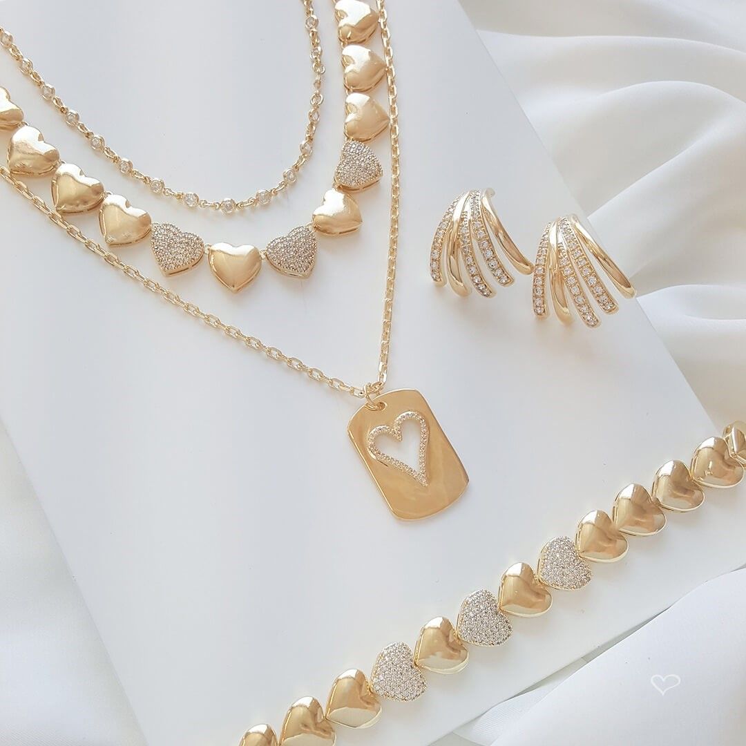 Brinco Ear Hook Serena Zircônias Folheado a Ouro 18k