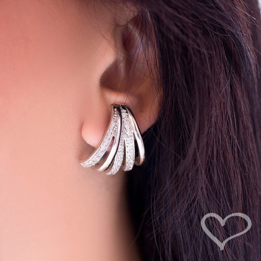 Brinco Ear Hook Serena Zircônias Folheado em Ródio Branco