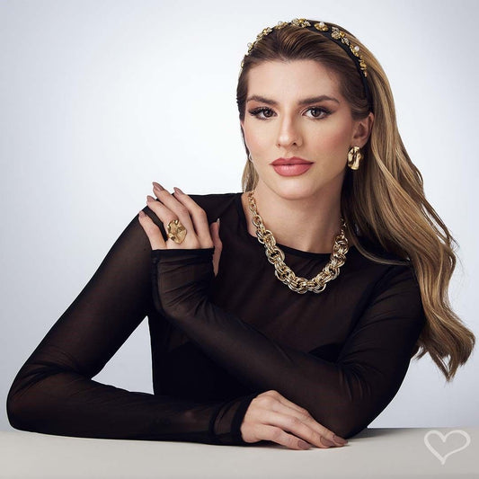 Colar Curto de Elos Entrelaçados Monize Folheado a Ouro 18k