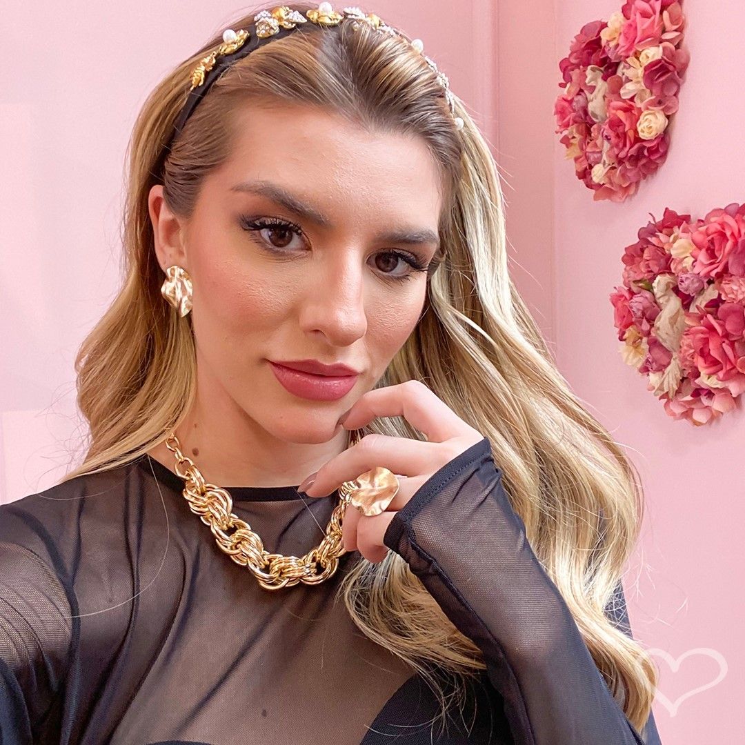 Colar Curto de Elos Entrelaçados Monize Folheado a Ouro 18k