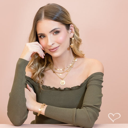 Colar Silvia Medalha Borboleta o que Não Te Desafia Não Te Transforma Folheado a Ouro 18k