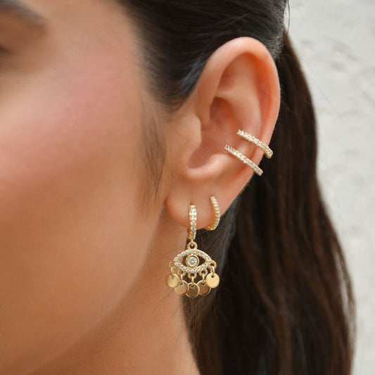 Brinco de Argolinhas Olho Grego Mini Medalhas Cleo Zircônias Folheado a Ouro 18k