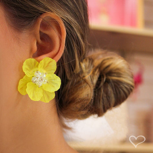 Brinco de Flor Hortênsia Amarela