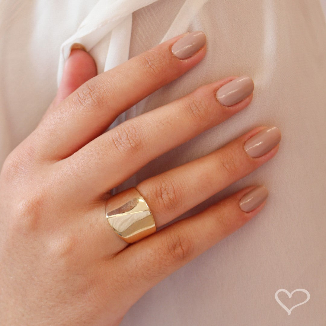 Anel Luiza Triangular Folheado a Ouro 18k