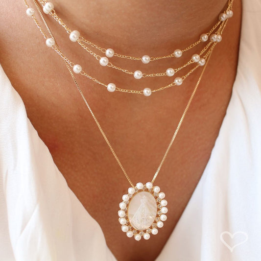 Colar Medalha Madrepérola Nossa Senhora Aparecida Folheado a Ouro 18k