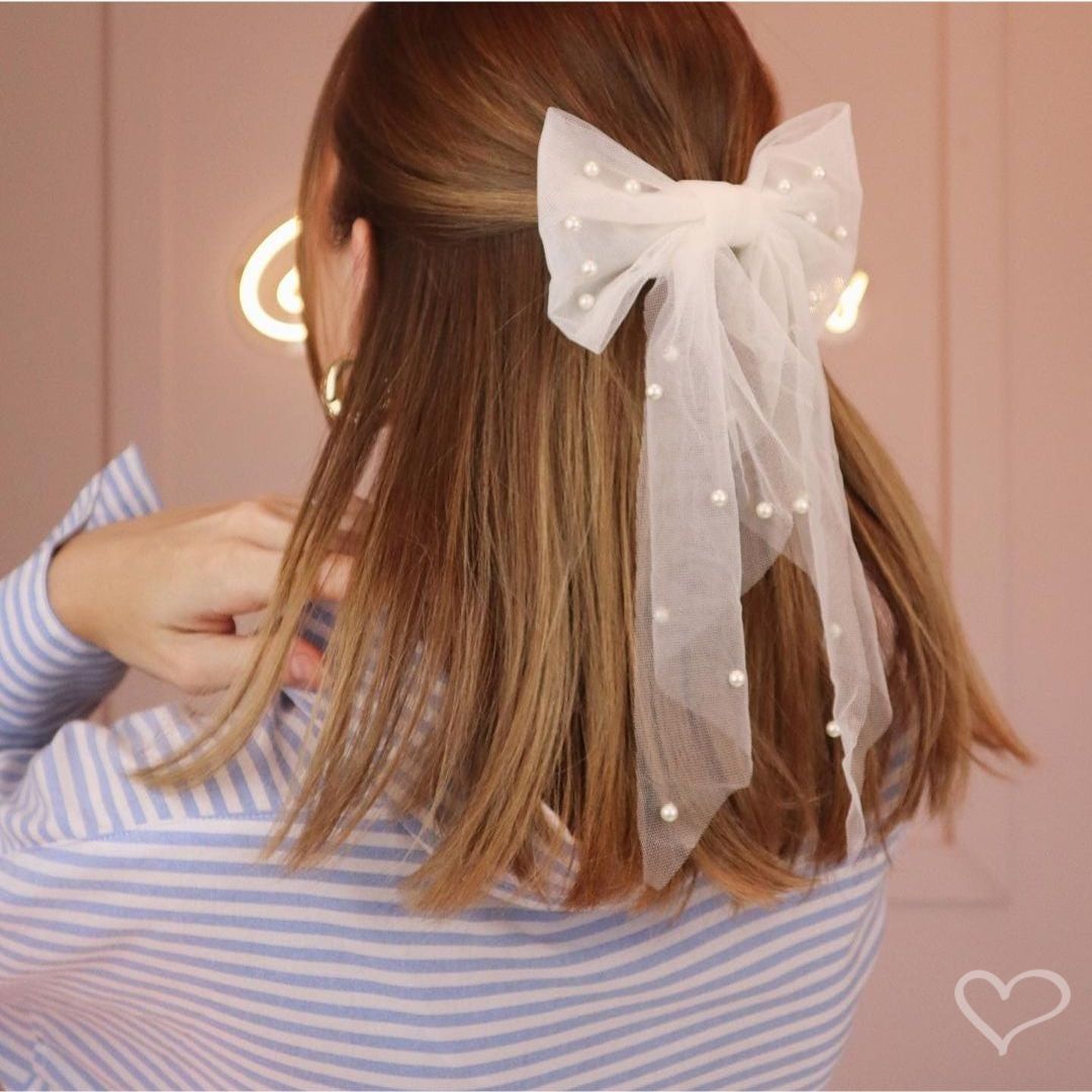 Laço de Cabelo Fernanda Tule Branco com Pérolas
