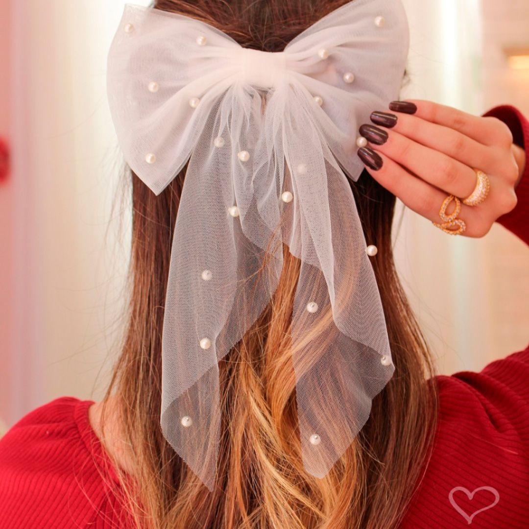 Laço de Cabelo Fernanda Tule Branco com Pérolas