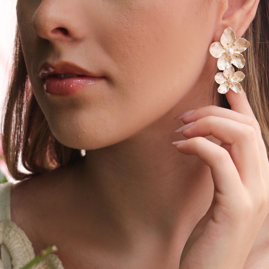 Brinco Flor Amarílis Rose Piuka