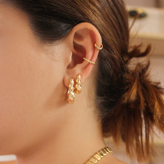 Brinco de Argola Torcida Stella P Folheado a Ouro 18k Piuka