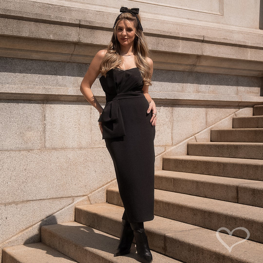 Laço de Cabelo Marcela Crepe Preto com Bordado Contornado