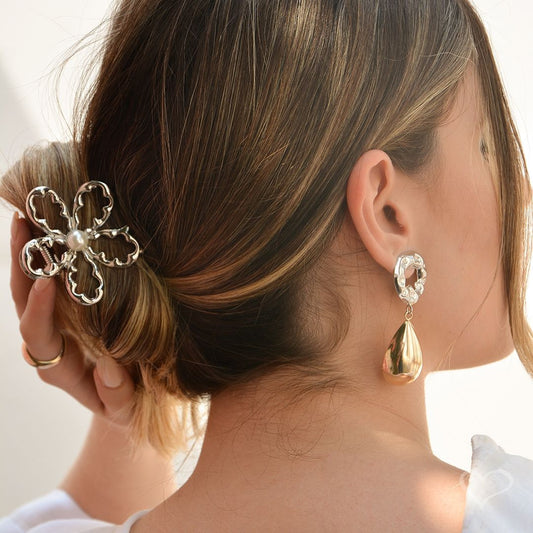 Piranha Média Metal Pérola Flor Prata