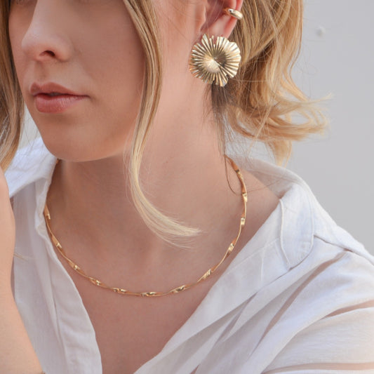 Brinco Isadora Matelado Flor Folheado a Ouro 18k