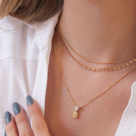 Colar Mini Medalha Nossa Senhora das Graças Coração Zircônia Folheado a Ouro 18k