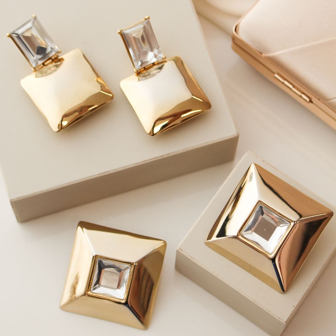 Brinco Iris Quadrado Chaton Dourado