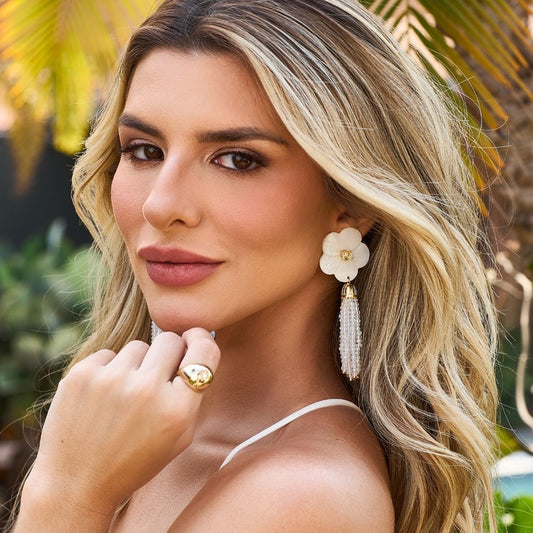 Brinco Jaque Flor Madrepérola Zircônia Cristais Opaline Folheado a Ouro 18k