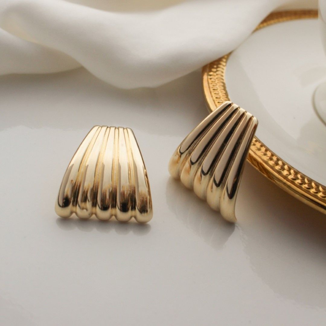 Brinco Paloma Orgânico Folheado a Ouro 18k