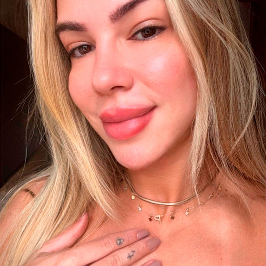 Choker Fio de Nylon Letra Inicial Paolla Mini Estrelas Folheado a Ouro 18k