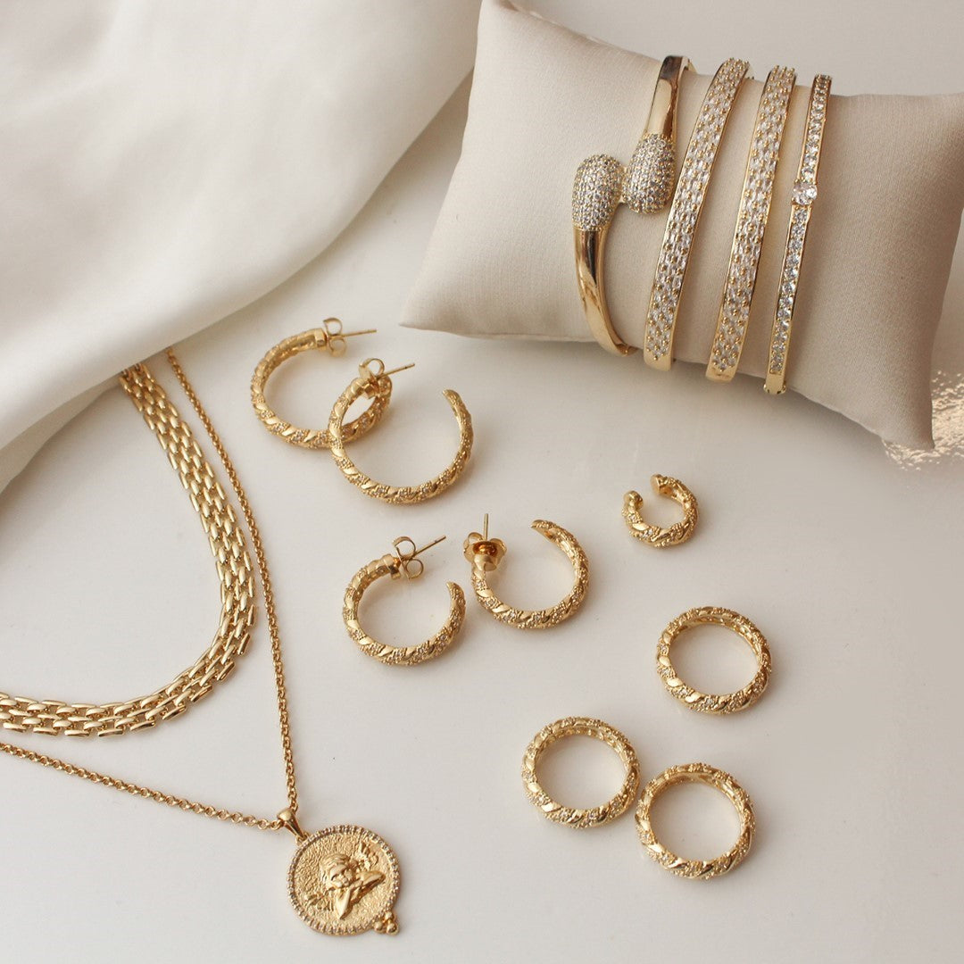 Anel Mia Zircônias Folheado a Ouro 18k