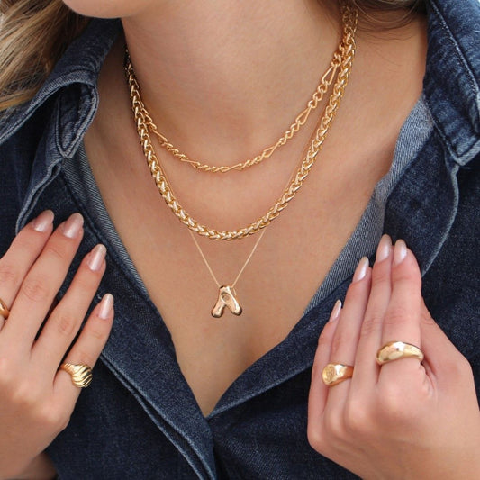 Colar com Letra Inicial Bold Folheado a Ouro 18k