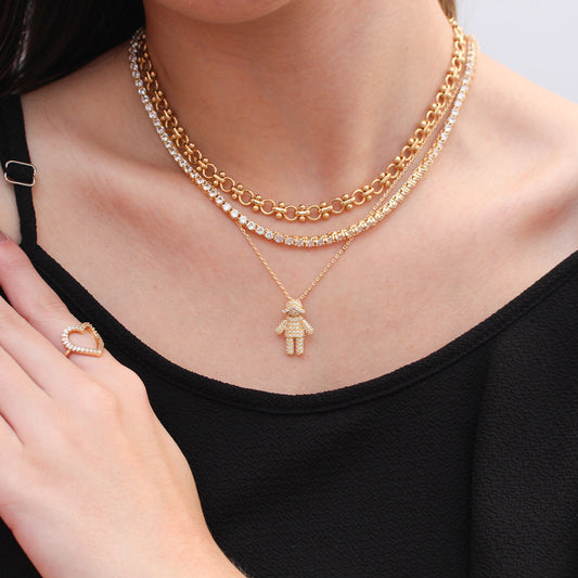 Pingente Menina Zircônias Folheado a Ouro 18k