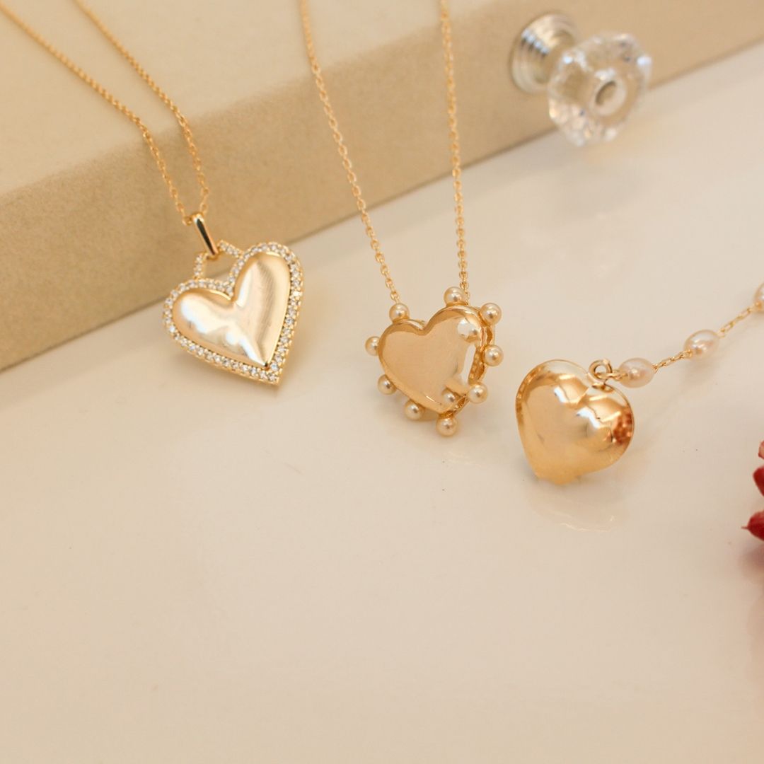 Colar Lia Pingente Coração Pérolas Folheado a Ouro 18k