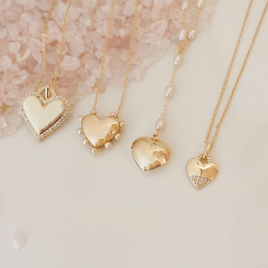 Colar de Pérolas Cecília Pingente Coração Folheado a Ouro 18k