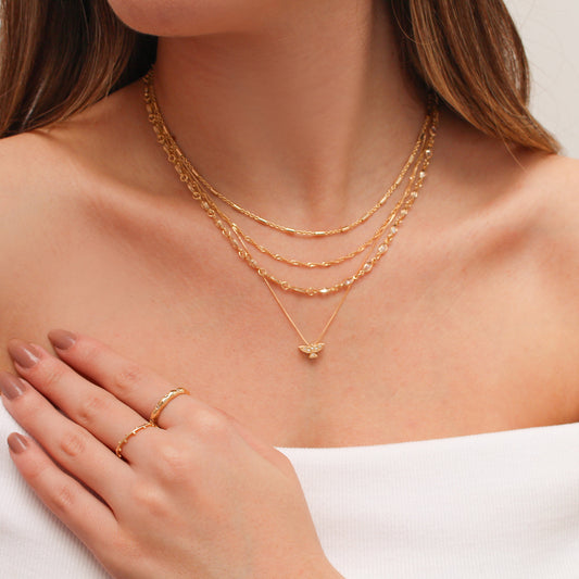 Colar Mini Espiríto Santo Zircônias Folheado a Ouro 18k