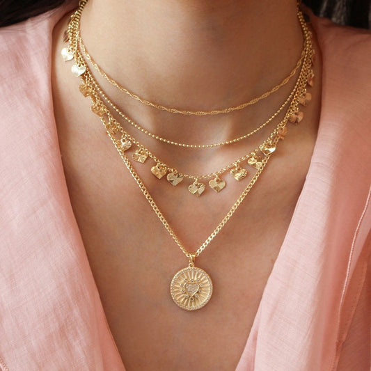 Colar Medalha Vintage Coração Piuka Folheado a Ouro 18k