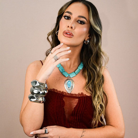 Thais Aguiar - Colar Vivian Pedras Naturais e Bracelete Bold