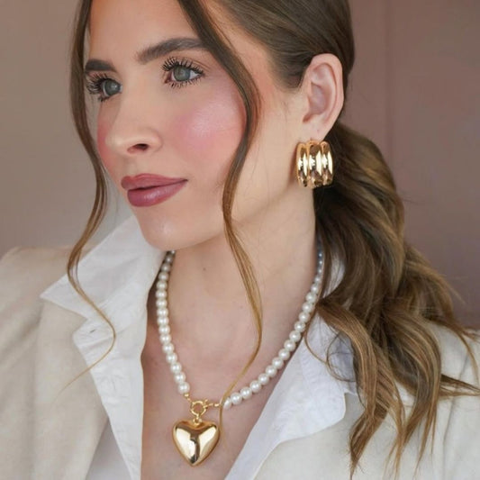 Fe Tumas - Colar de Pérolas Coração Julia