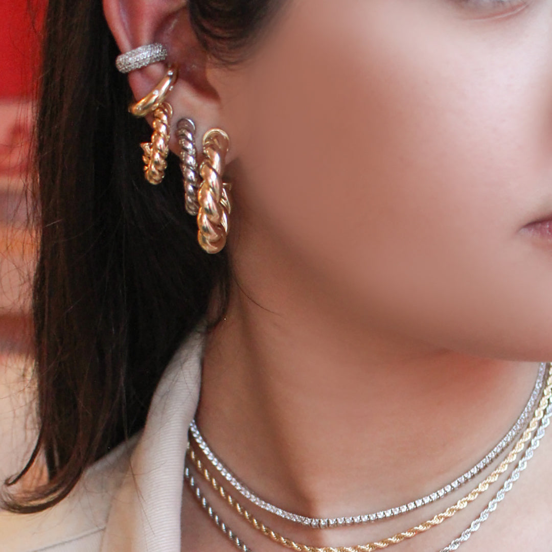 Brinco de Argola Tubo Torcido Camila M Folheado em Ródio Branco