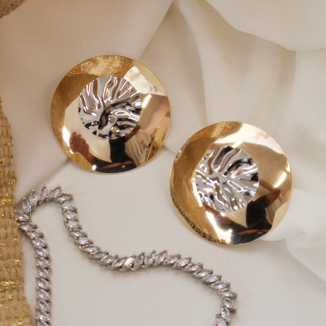 Brinco Botão Texturizado Teresa Folheado a Ouro 18k Folheado em Ródio Branco