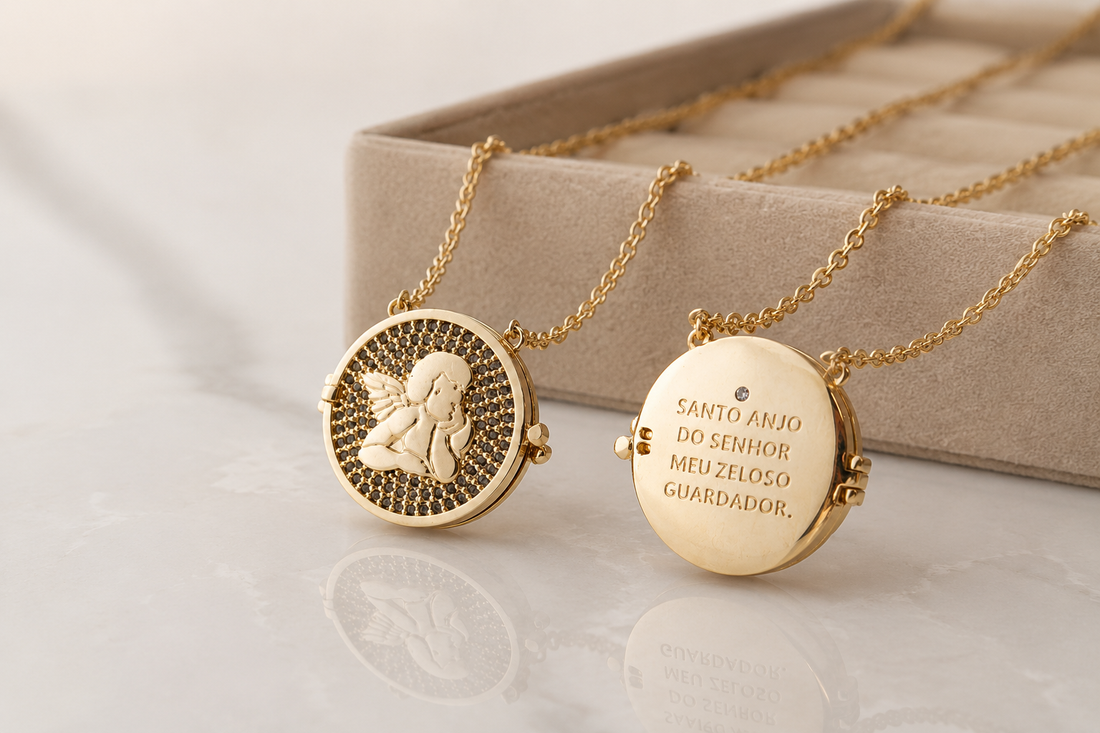 saiba qual o significado da Medalha do Anjo da Guarda e inclua essa peça em seu look
