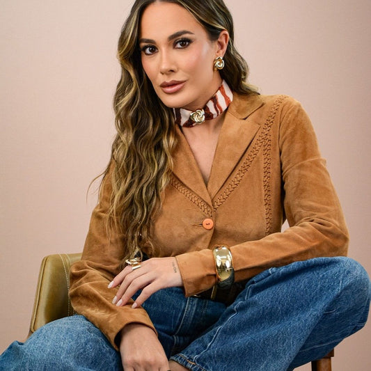 Thais Aguiar - Brinco Orgânico Nora e Lenço de Seda