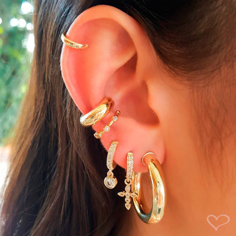 Brinco Argolinha Cruz Filipa Zircônias Folheado a Ouro 18k