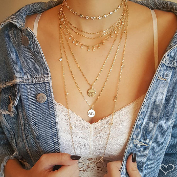 Colar Feminino Medalha Pequena Amor Zircônia Folheado a Ouro 18k